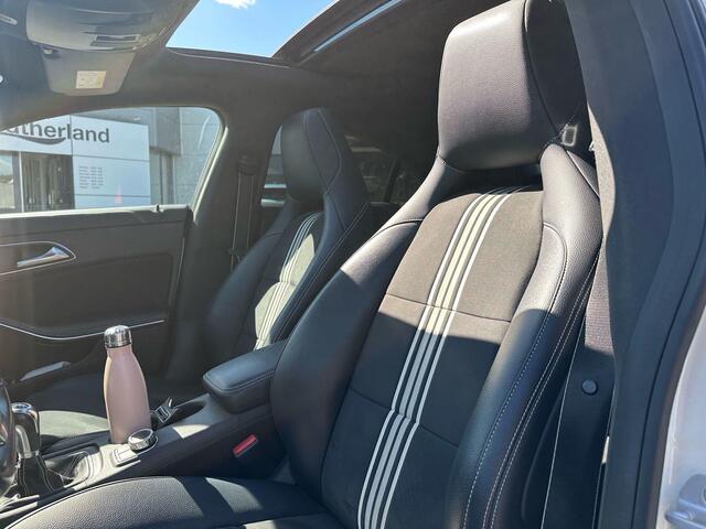 Mercedes-Benz CLA-KLASSE 180 AMG-line 122 PK | Panorama dak | Navigatie | Camera | Carplay | Parkeersensoren |