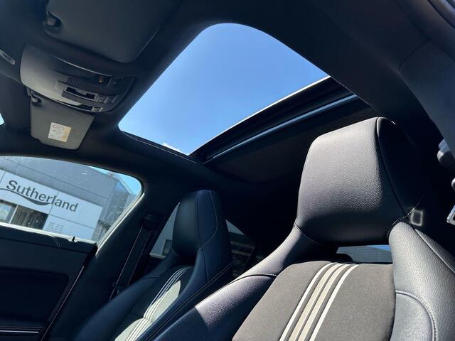 Mercedes-Benz CLA-KLASSE 180 AMG-line 122 PK | Panorama dak | Navigatie | Camera | Carplay | Parkeersensoren |