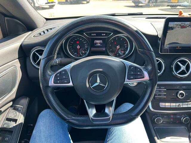 Mercedes-Benz CLA-KLASSE 180 AMG-line 122 PK | Panorama dak | Navigatie | Camera | Carplay | Parkeersensoren |