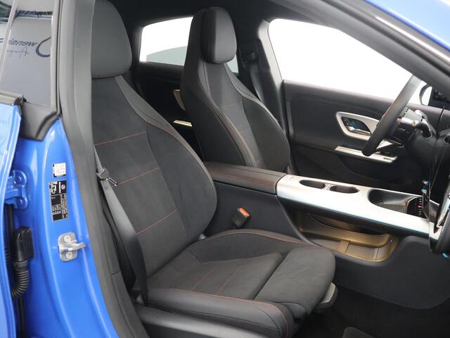 Mercedes-Benz CLA-KLASSE 180 Business Solution AMG | MULTIBEAM LED | Panoramadak | Nightpakket | Achteuitrijcamera | Trekhaak