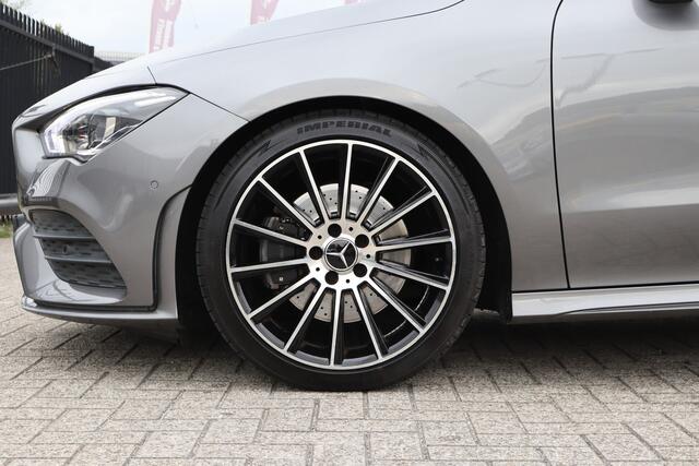 Mercedes-Benz CLA-KLASSE 200 Premium Plus Panoramadak/Night paket//AMG Pakket/Stoelverwarming/Memory seats/Sfeerverlichting/Apple carplay/Achteruitrijcamera/Cruise control/DAB/Navigatie/19 inch LM