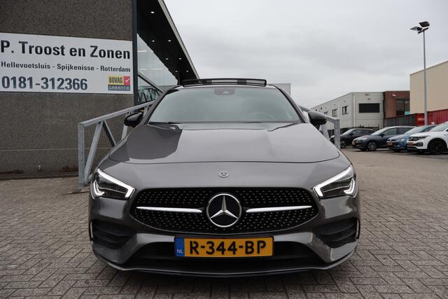 Mercedes-Benz CLA-KLASSE 200 Premium Plus Panoramadak/Night paket//AMG Pakket/Stoelverwarming/Memory seats/Sfeerverlichting/Apple carplay/Achteruitrijcamera/Cruise control/DAB/Navigatie/19 inch LM
