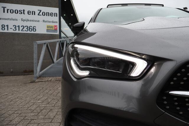 Mercedes-Benz CLA-KLASSE 200 Premium Plus Panoramadak/Night paket//AMG Pakket/Stoelverwarming/Memory seats/Sfeerverlichting/Apple carplay/Achteruitrijcamera/Cruise control/DAB/Navigatie/19 inch LM