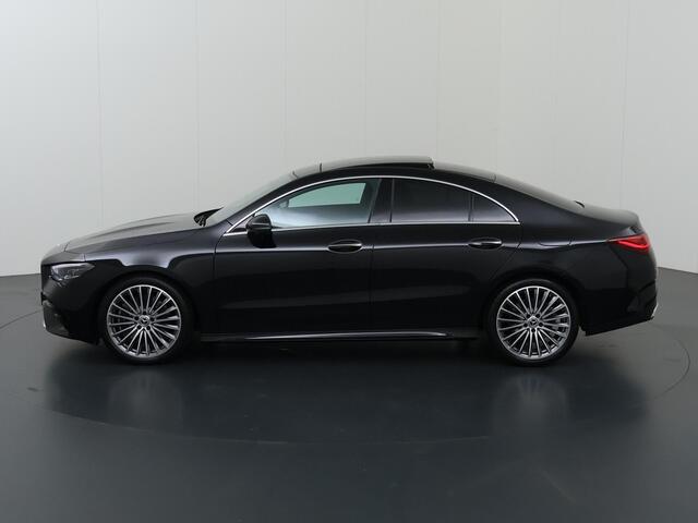 Mercedes-Benz CLA-KLASSE 180 Business Solution AMG | Panoramadak | Burmester | Rijassistentiepakket | Trekhaak | 360 camera | Sfeerverlichting | Stoel/stuurverwarming |