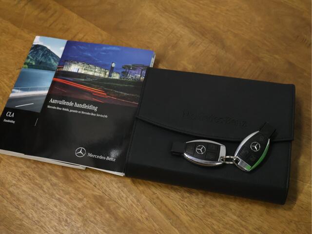 Mercedes-Benz CLA-KLASSE 180 Ambition [CRUISE CONTROL, PDC V+A, NAVIGATIE, BLUETOOTH, AIRCO, RADIO, LED, LEDER, NIEUWSTAAT]
