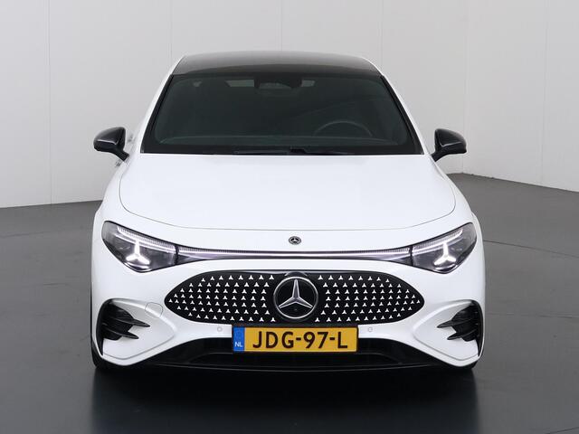 Mercedes-Benz CLA-KLASSE 250+ Launch Edition 85.5 kWh | Night | Panoramadak | Stoelverwarming | DISTRONIC | Achteruitrijcamera | Dodehoekassistent |