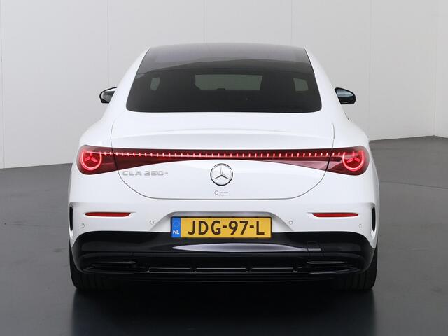 Mercedes-Benz CLA-KLASSE 250+ Launch Edition 85.5 kWh | Night | Panoramadak | Stoelverwarming | DISTRONIC | Achteruitrijcamera | Dodehoekassistent |
