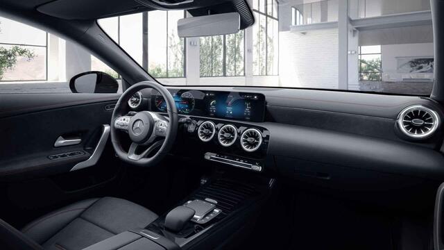 Mercedes-Benz CLA-KLASSE 250 e AMG Line | Night | Panoramadak | Stoelverwarming | Sfeerverlichting | Distronic |