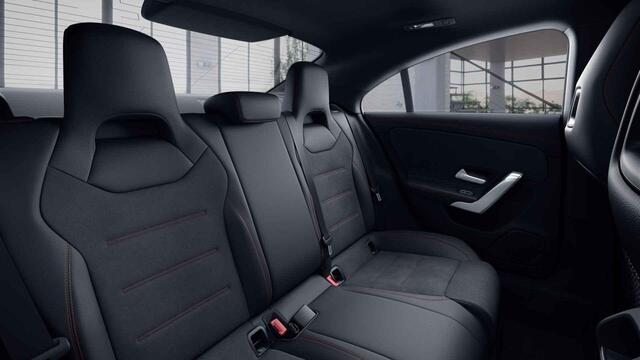 Mercedes-Benz CLA-KLASSE 250 e AMG Line | Night | Panoramadak | Stoelverwarming | Sfeerverlichting | Distronic |
