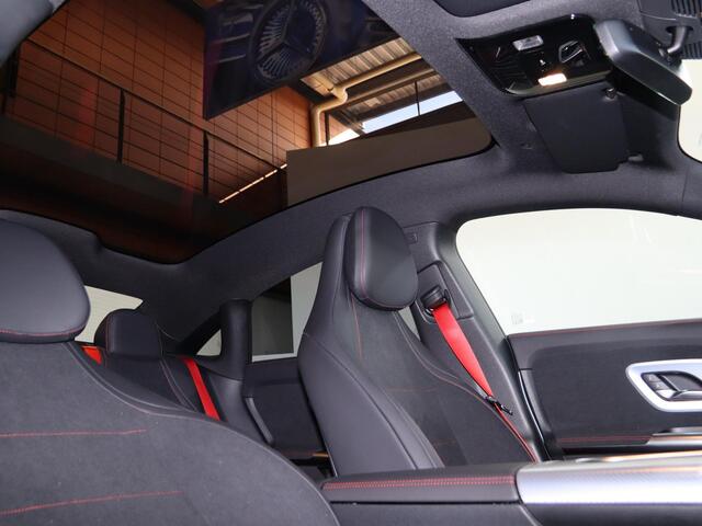 Mercedes-Benz CLA-KLASSE 200 AMG Line Business Solution AMG | Night | Matrix Led | Panoramadak | AMG-line Plus | Premium Plus |