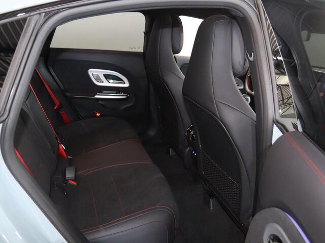 Mercedes-Benz CLA-KLASSE 200 AMG Line Business Solution AMG | Night | Matrix Led | Panoramadak | AMG-line Plus | Premium Plus |