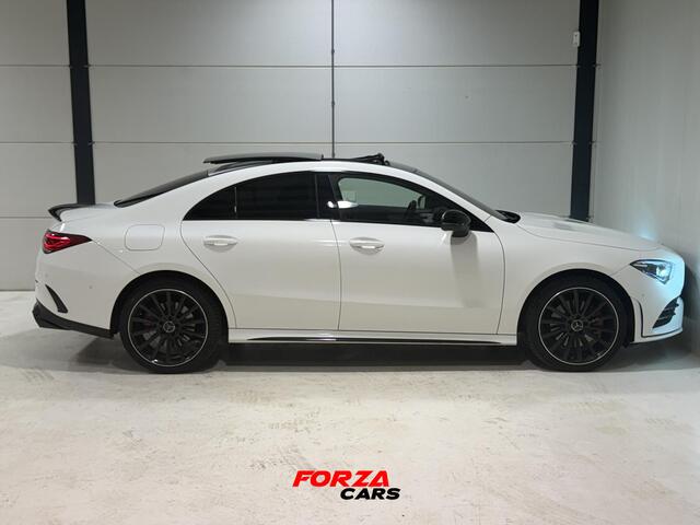 Mercedes-Benz CLA-KLASSE 250 e AMG PANO | CAM | Sfeer
