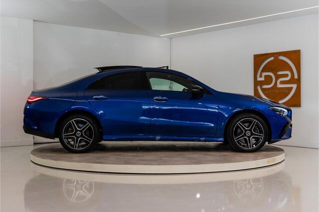 Mercedes-Benz CLA-KLASSE 250 e Premium+ AMG 218PK | Pano | Sfeer | Trekhaak | Burmester | Keyless | VOL! Fabrieksgarantie