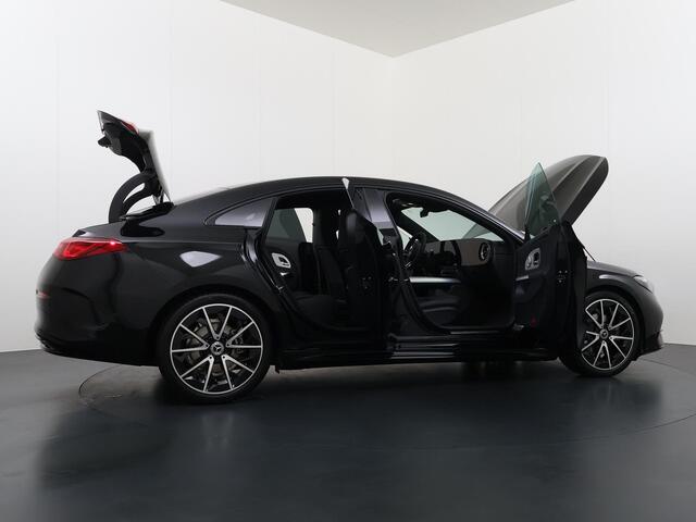 Mercedes-Benz CLA-KLASSE 180 Business Solution AMG | Night Pakket | Panoramadak | Adaptieve Cruise Control | Dodehoekassistent | Verkeersbordenassistent | MULTIBEAM LED Koplampen | Elektrisch Verstelbare Stoelen + Memory | Stoelverwarming | Sfeerverlichting | THERMOTRONIC Klimaatregeling | Sierdelen Geborsteld Aluminium Lightlines | Apple CarPlay | Android Auto | Achteruitrijcamera | Parkeersensoren