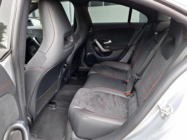 Mercedes-Benz CLA-KLASSE 250 e Star Edition AMG | Night Pakket | Dodehoekassistent | Apple CarPlay | Android Auto | Sfeerverlichting | Stoelverwarming | Parkeersensoren | Achteruitrijcamera | Elektrisch Inklapbare Buitenspiegels