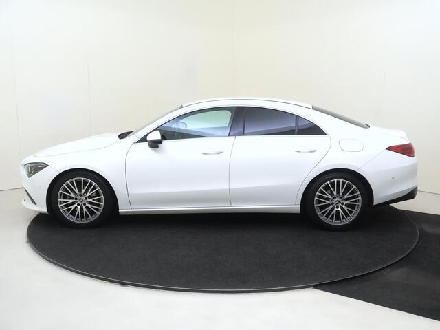 Mercedes-Benz CLA-KLASSE 200 Business Solution | half leder | LM velgen | climate control | camera