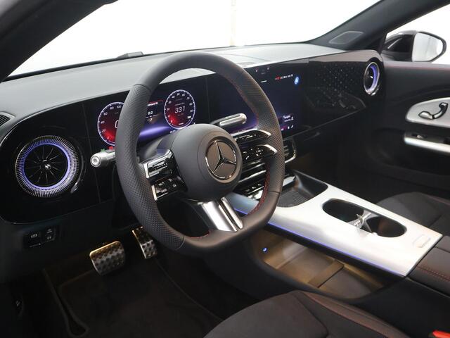 Mercedes-Benz CLA-KLASSE 250+ Launch Edition 85.5 kWh | Night | Panoramadak | Stoelverwarming | DISTRONIC | Achteruitrijcamera | Dodehoekassistent | Trekhaak |