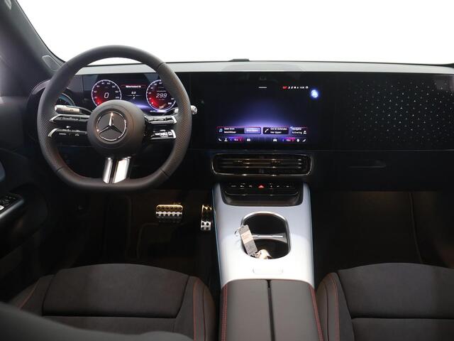 Mercedes-Benz CLA-KLASSE 250+ Launch Edition 85.5 kWh | Night | Panoramadak | Stoelverwarming | DISTRONIC | Achteruitrijcamera | Dodehoekassistent | Trekhaak |