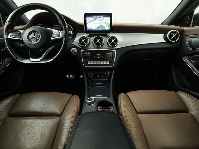 Mercedes-Benz CLA-KLASSE 180 AMG Sport Automaat (PANORAMADAK, GROOT NAVI, BRUIN LEDER, CAMERA, STOELVERWARMING, SPORTSTOELEN, GETINT GLAS, DIAMOND GRILL, NIEUWE APK, NIEUWSTAAT)