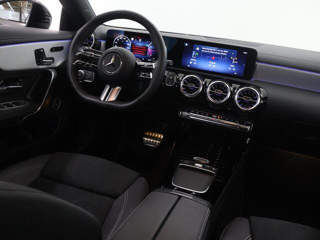 Mercedes-Benz CLA-KLASSE 180 Business Solution AMG | Night | Panoramaschuifdak | AMG Line Plus | Head-up display | 360° camera | Memory stoelen |