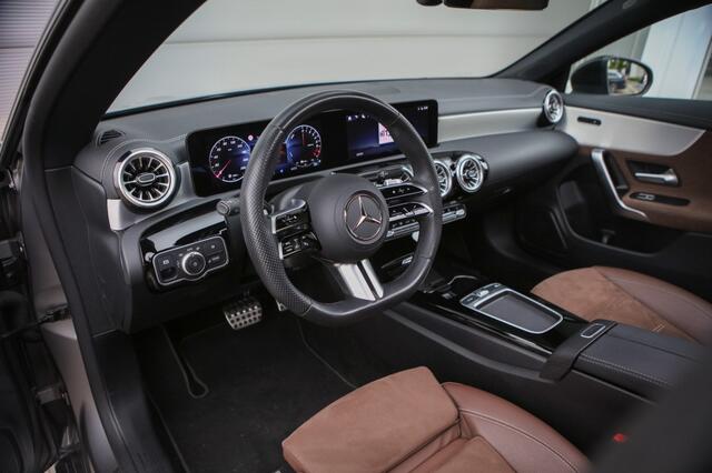 Mercedes-Benz CLA-KLASSE 250e AMG | Pano | BTW | Sfeerverlichting |