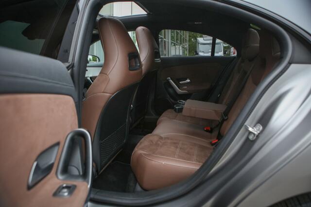 Mercedes-Benz CLA-KLASSE 250e AMG | Pano | BTW | Sfeerverlichting |