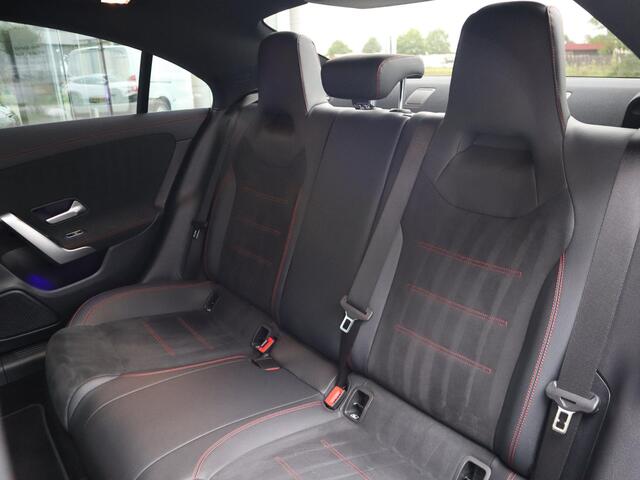 Mercedes-Benz CLA-KLASSE 200 AMG Line – foto 10