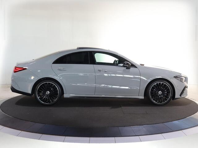 Mercedes-Benz CLA-KLASSE 180 Business Solution AMG | Panoramaschuifdak | AMG Line Plus | Head-up display | Nightpakket | 360° camera | Dodehoekassistent |