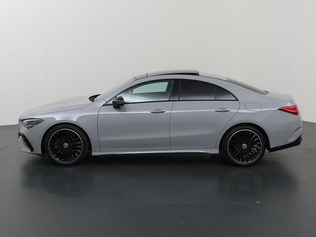 Mercedes-Benz CLA-KLASSE Coupé 180 Business Solution AMG | Panoramaschuifdak | AMG Line Plus | Night pakket | Head-up display | 360° camera | 19"AMG velgen Multispaaks