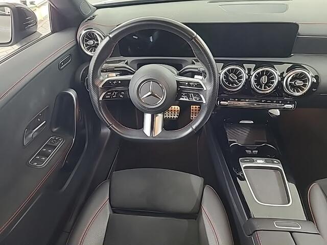 Mercedes-Benz CLA-KLASSE 250 e Star Edition AMG | Panoramadak | Stoelverwarming | Camera | Cruise Control | Keyless | Ambiance Verlichting | Navigatie | Grootlichtassistent | LED | – foto 4