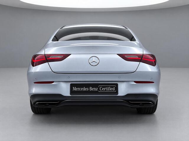 Mercedes-Benz CLA-KLASSE 180 Star Edition Luxury | Night Pakket | Panoramadak | Apple CarPlay | Android Auto | Sfeerverlichting | Stoelverwarming | Parkeersensoren | Achteruitrijcamera | Elektrisch Inklapbare Buitenspiegels