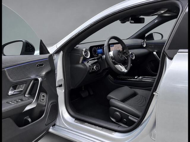 Mercedes-Benz CLA-KLASSE 180 Star Edition Luxury | Night Pakket | Panoramadak | Apple CarPlay | Android Auto | Sfeerverlichting | Stoelverwarming | Parkeersensoren | Achteruitrijcamera | Elektrisch Inklapbare Buitenspiegels