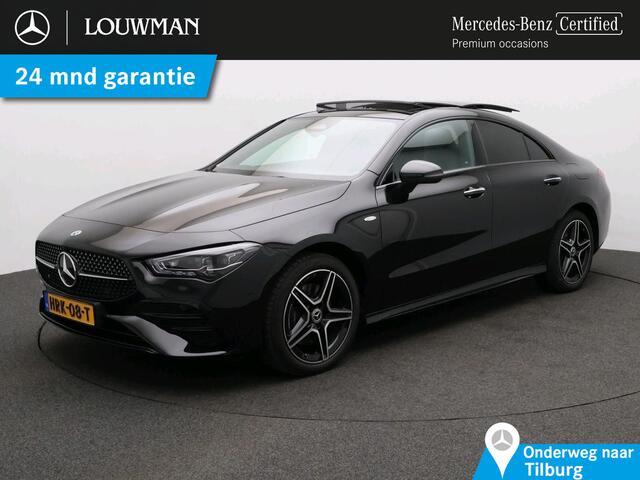 Mercedes-Benz CLA-KLASSE 250 e Business Solution AMG Trekhaak | AMG Line | Night Pakket | Panorama Schuif-Kanteldak | Parkeerpakket met achteruitrijcamera | Sfeerverlichting. Inclusief 24 maanden MB Certified garantie voor Europa.