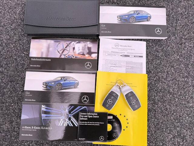 Mercedes-Benz CLA-KLASSE 250 e Business Solution AMG Trekhaak | AMG Line | Night Pakket | Panorama Schuif-Kanteldak | Parkeerpakket met achteruitrijcamera | Sfeerverlichting. Inclusief 24 maanden MB Certified garantie voor Europa.