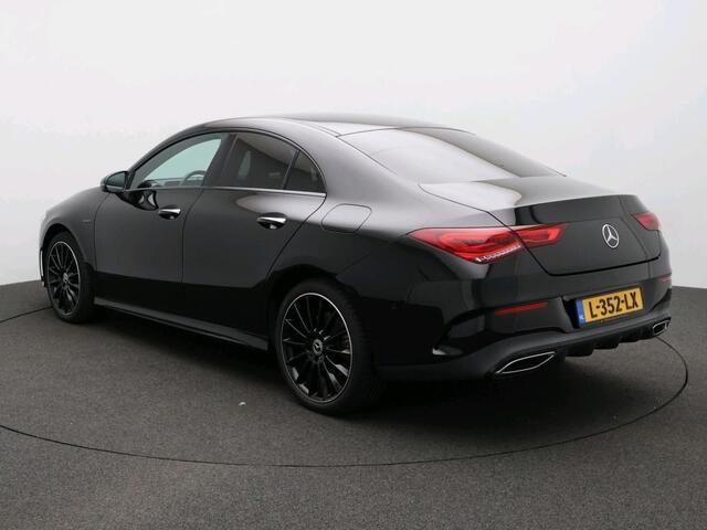 Mercedes-Benz CLA-KLASSE 250 e AMG Nightpakket Plug-In Hybride | Sfeerverlichting | Keyless Go | Stoeverwarming | DAB | Parkeerpakket met Camera | Inclusief 24 maanden Mercedes-Benz Certified garantie voor Europa.