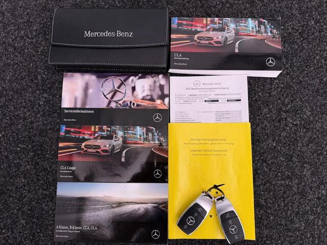 Mercedes-Benz CLA-KLASSE 250 e AMG Nightpakket Plug-In Hybride | Sfeerverlichting | Keyless Go | Stoeverwarming | DAB | Parkeerpakket met Camera | Inclusief 24 maanden Mercedes-Benz Certified garantie voor Europa.