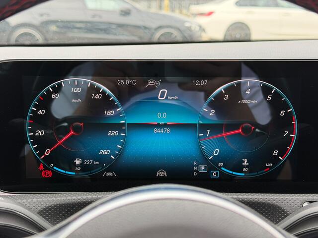 Mercedes-Benz CLA-KLASSE 200 Business Solution AMG | Magno | Panoramadak | Memory Seats | Multiebeam | Stoelverwarming | Keyless | Apple Carplay | Camera | Midline Sound | Ambiance Verlichting | Adaptive Cruise Control |