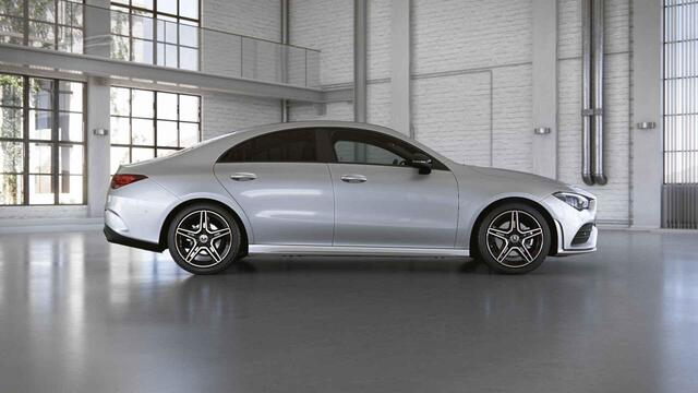 Mercedes-Benz CLA-KLASSE 180 Business Solution AMG | Night | Panoramadak | Widescreen | Stoelverwarming | Achteruitrijcamera | Sfeerverlichting |