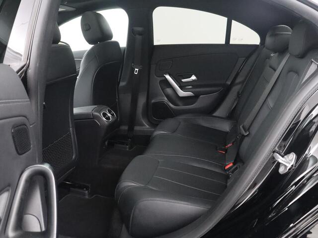 Mercedes-Benz CLA-KLASSE 250 e Business Solution Luxury Limited | SOH 95.8% | Panoramadak | Leder | Camera | Park assist | Sfeerverlichting | Carplay | Stoelverwarming | Cruise control |