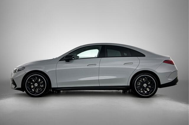 Mercedes-Benz CLA-KLASSE 250+ Business Solution AMG 85.5 kWh | Premium Pakket | Winterpakket | Nightpakket | Parkeerpakket | Vast panoramadak | Massagefunctie | GUARD 360° | 19" vijfspaaks lichtmetalen AMG-velgen |