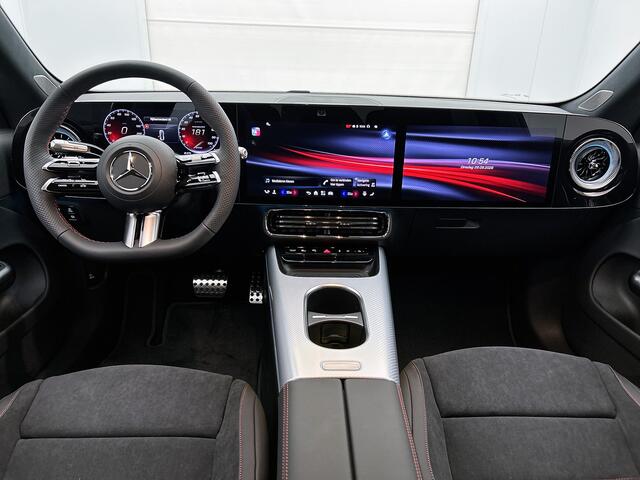 Mercedes-Benz CLA-KLASSE 250+ Business Solution AMG 85.5 kWh | Premium Pakket | Winterpakket | Nightpakket | Parkeerpakket | Vast panoramadak | Massagefunctie | GUARD 360° | 19" vijfspaaks lichtmetalen AMG-velgen |