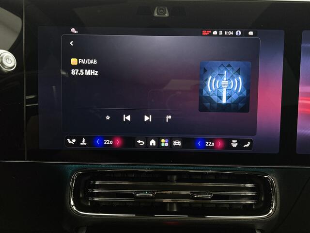 Mercedes-Benz CLA-KLASSE 250+ Business Solution AMG 85.5 kWh | Premium Pakket | Winterpakket | Nightpakket | Parkeerpakket | Vast panoramadak | Massagefunctie | GUARD 360° | 19" vijfspaaks lichtmetalen AMG-velgen |