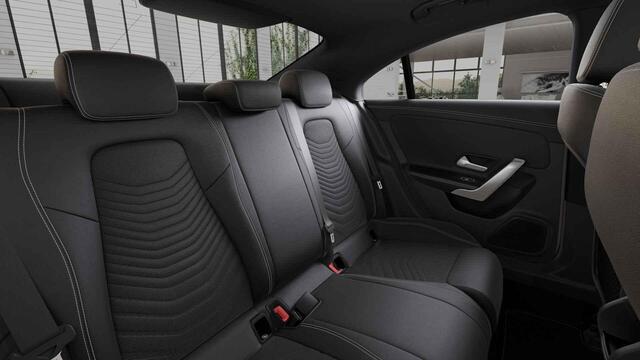 Mercedes-Benz CLA-KLASSE 180 Business Line | Achteruitrijcamera | Apple Carplay | Stoelverwarming | Grootlicht assistent |