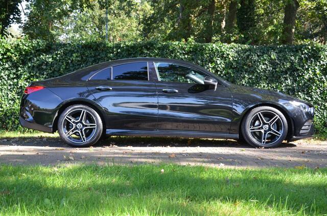 Mercedes-Benz CLA-KLASSE 180 Business Solution AMG Automaat/Navi/Ecc/Pdc/Panoramadak/Matrix LED koplampen/Stoelverwarming/Sfeerverlichting/AchteruitrijCamera/Elektrisch verstelbare stoel(en) met geheugen