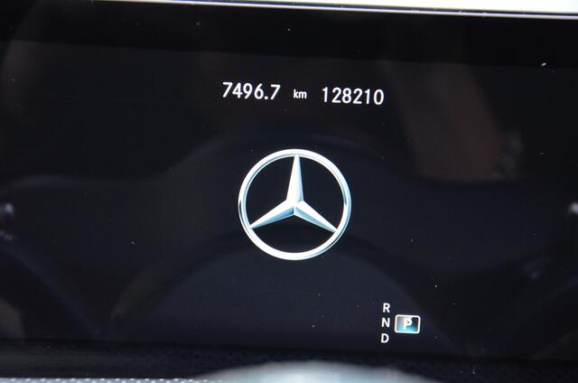 Mercedes-Benz CLA-KLASSE 180 Business Solution AMG Automaat/Navi/Ecc/Pdc/Panoramadak/Matrix LED koplampen/Stoelverwarming/Sfeerverlichting/AchteruitrijCamera/Elektrisch verstelbare stoel(en) met geheugen