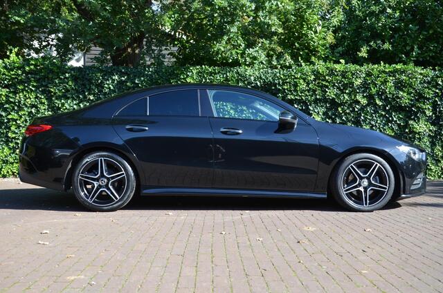 Mercedes-Benz CLA-KLASSE 180 Business Solution AMG Automaat/Navi/Ecc/Pdc/Panoramadak/Matrix LED koplampen/Stoelverwarming/Sfeerverlichting/AchteruitrijCamera/Elektrisch verstelbare stoel(en) met geheugen
