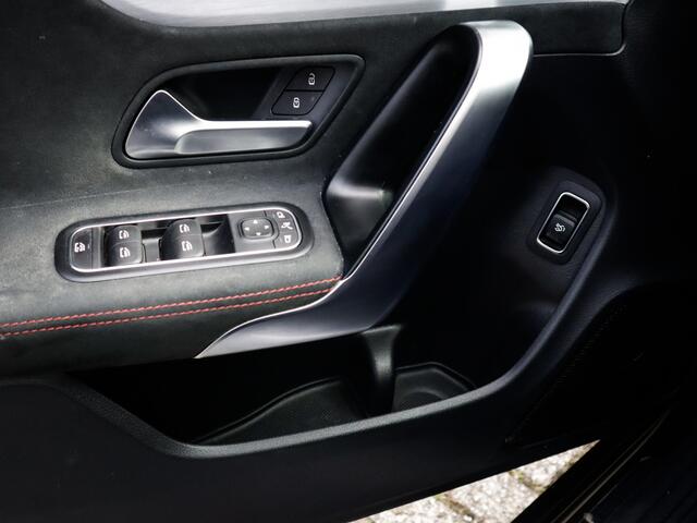 Mercedes-Benz CLA-KLASSE 200 Business Solution AMG 2e-Eig. & Keurig-Onderh. BOVAG-Garantie. NL-Auto.