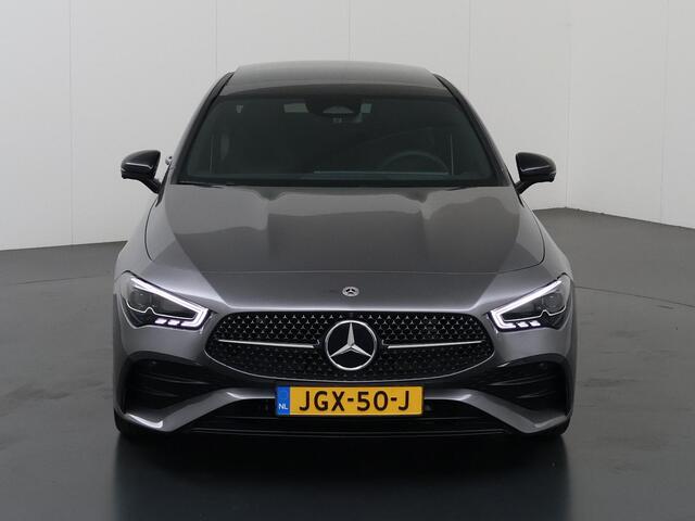 Mercedes-Benz CLA-KLASSE 180 Business Solution AMG | Panoramaschuifdak | AMG Line Plus | Head-up display | Nightpakket | 360° camera | Dodehoekassistent |