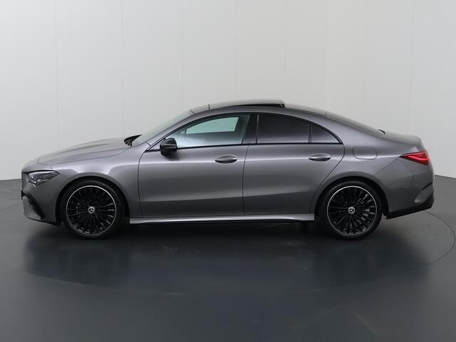 Mercedes-Benz CLA-KLASSE 180 Business Solution AMG | Panoramaschuifdak | AMG Line Plus | Head-up display | Nightpakket | 360° camera | Dodehoekassistent |