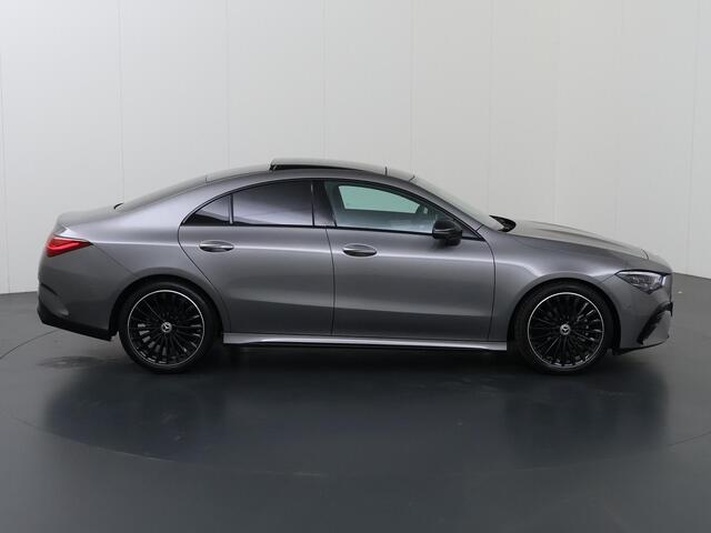 Mercedes-Benz CLA-KLASSE 180 Business Solution AMG | Panoramaschuifdak | AMG Line Plus | Head-up display | Nightpakket | 360° camera | Dodehoekassistent |